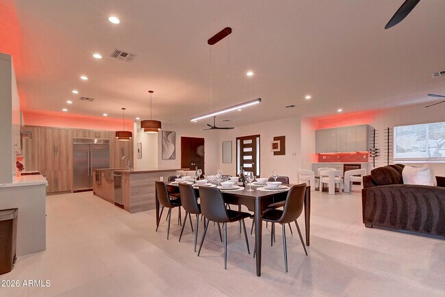 Building Photo - 6401 E Larkspur Dr