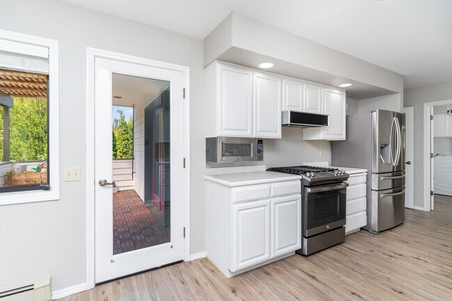 Building Photo - 4bd/3ba Seattle Home