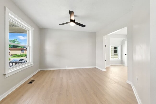 Building Photo - Fully renovated 3 bedroom home in Ambridge...