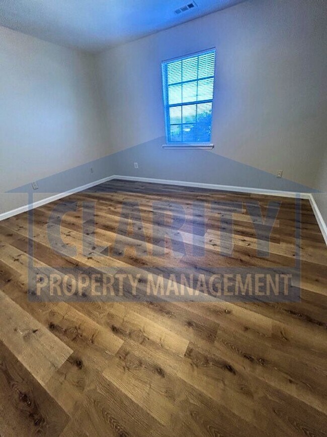 Building Photo - 3014/3016 Blue Springs Rd