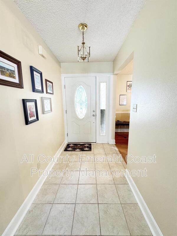 Building Photo - 1126 Bay Ct