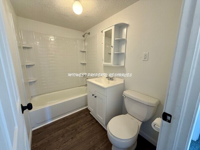 Building Photo - 2 Bedroom Bungalow in Holden