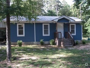 Building Photo - 11131 Woodside Dr