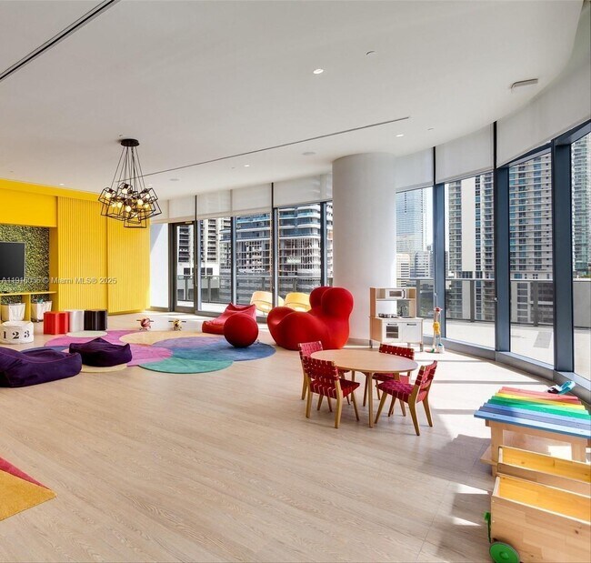 Building Photo - 55 SW 9th St