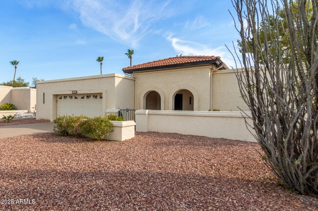 Building Photo - 4521 E Sunrise Dr