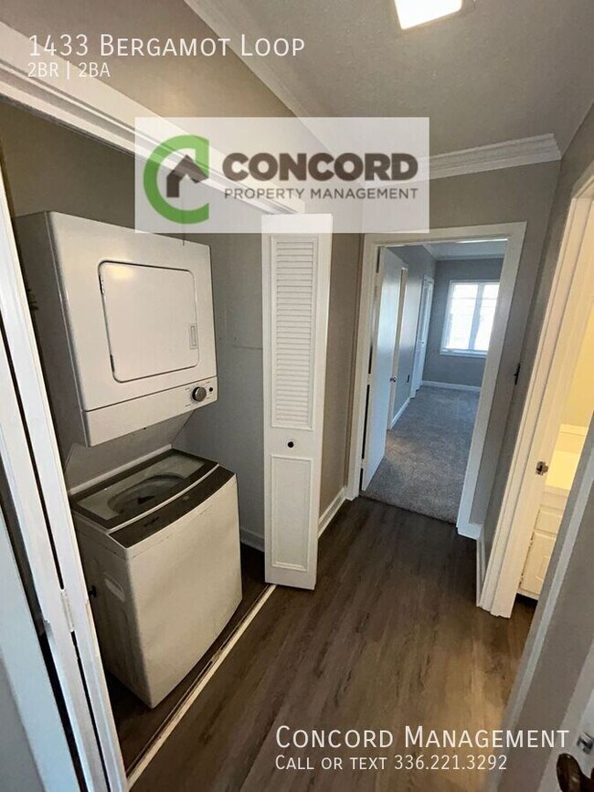 Building Photo - 1433 Bergamot Loop