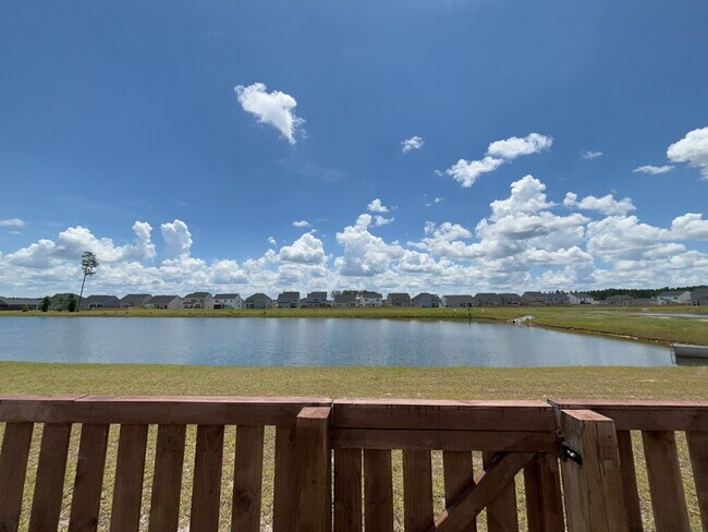 Building Photo - 445 Navona Dr