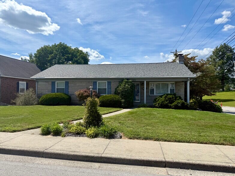 Primary Photo - 975 MacArthur St