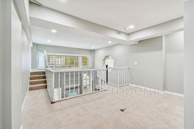 Building Photo - 440 2nd St N