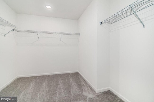 Building Photo - 7851 Briarwood Dr