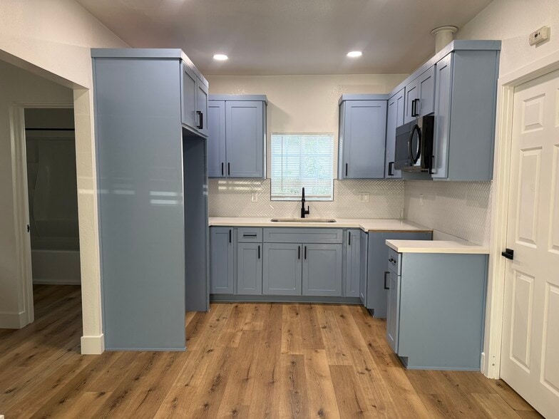 Building Photo - 514 N McDonnell Ave