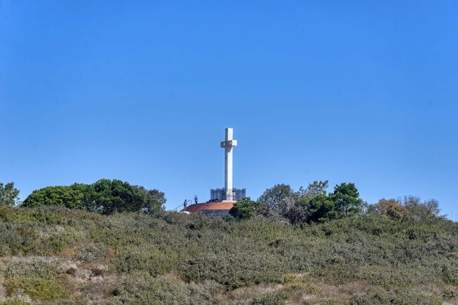 Building Photo - 6717 La Jolla Scenic S Dr