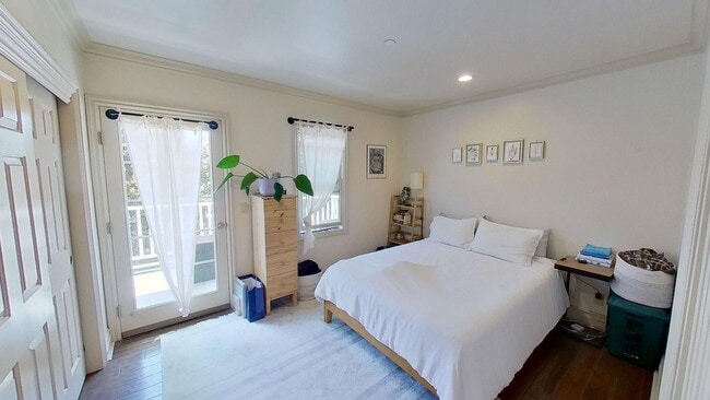 Building Photo - Stylish and Convenient: Your Dream 3 bed / 2 bath Rental  in Downtown Santa Barbara!