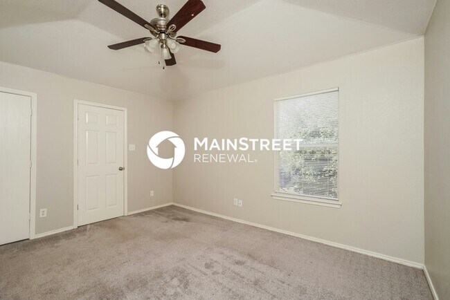 Building Photo - 3 Bedroom Pet-Friendly Home in San Antonio, TX with Main Street Renewal