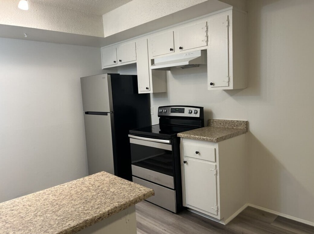 Appliances - 11856 Inglewood Ave