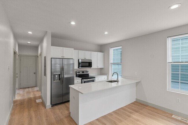 Building Photo - 39-41 August St.