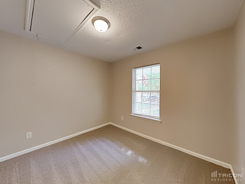 Building Photo - 10639 Greatford Ct