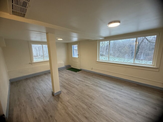 Building Photo - Nice, Recently Remodeled 2-Bedroom Bungalow with River Access in Bristol