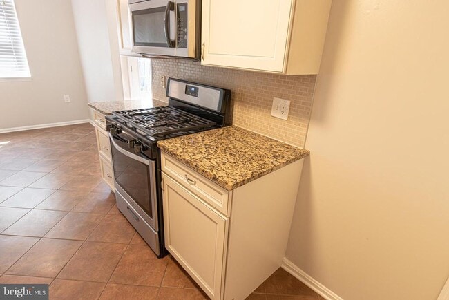 Building Photo - 6558 Gildar St