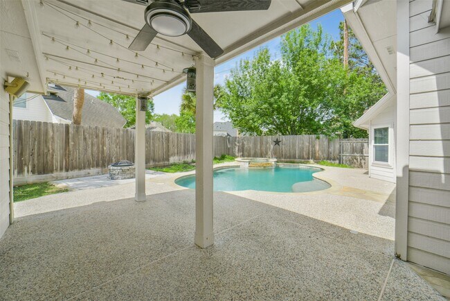 Building Photo - 402 Sterling Heights Ln