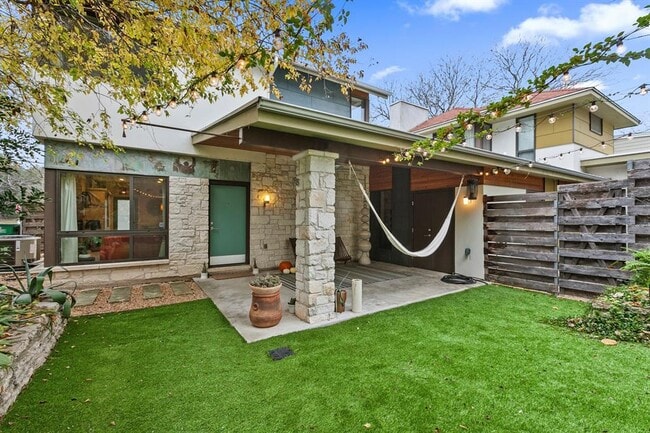 Building Photo - 805 Cumberland Rd