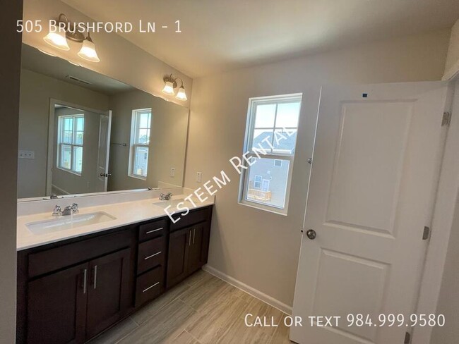 Building Photo - 505 Brushford Ln