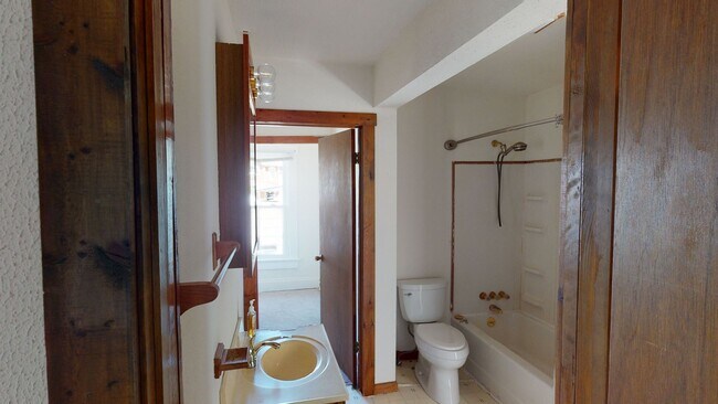 Building Photo - 510 Highland Ave