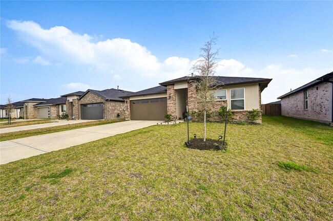 Building Photo - 29919 Reagans Rnch Dr
