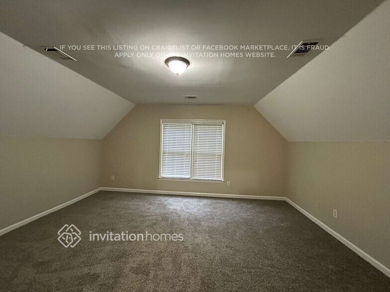 Building Photo - 4399 Beacon Hill Dr SW