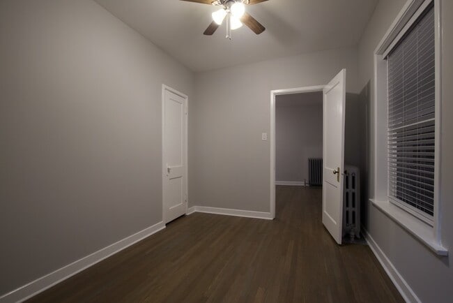 Building Photo - 1454 W Winnemac Ave