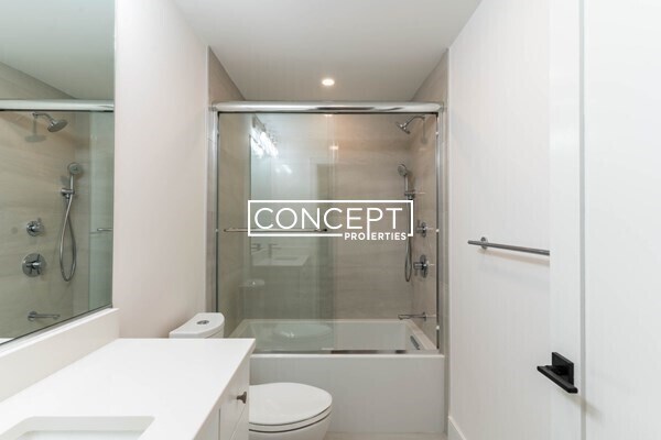 Building Photo - 285 Lamartine St