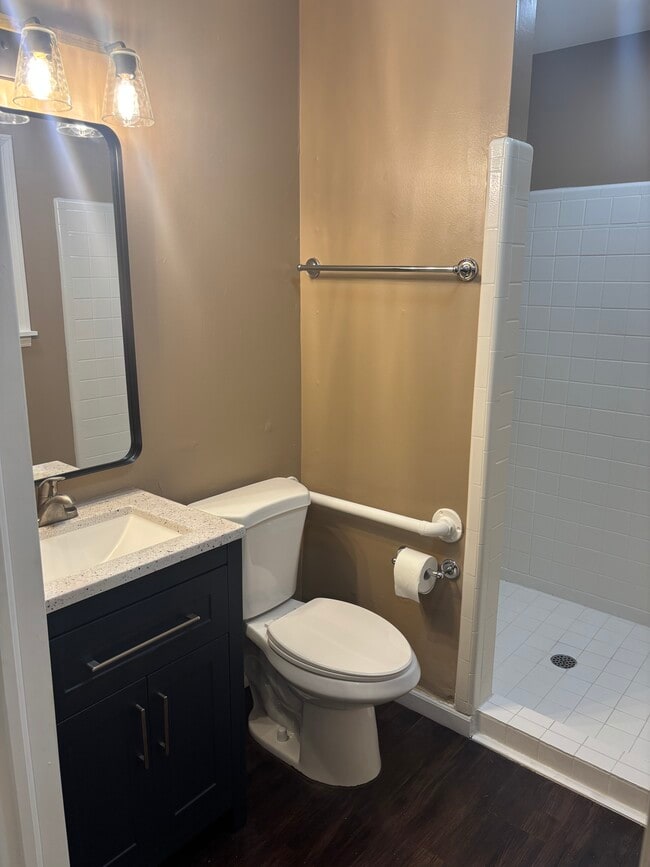 Building Photo - 1296 Elkwood St