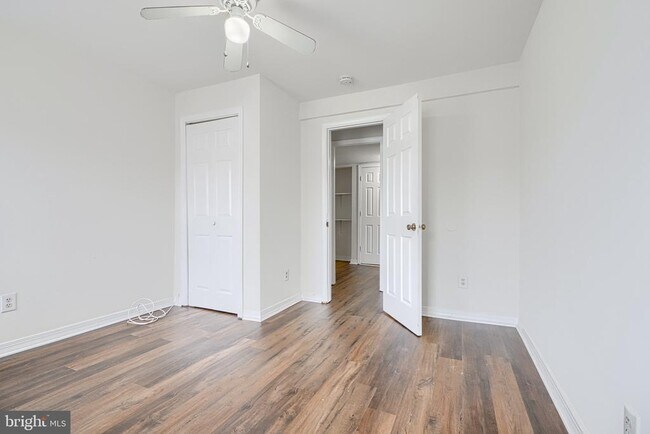 Building Photo - 1138 W Lombard St