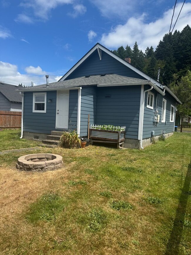 Building Photo - Charming 3 Bed, 1 Bath Home in Quiet Neigh...