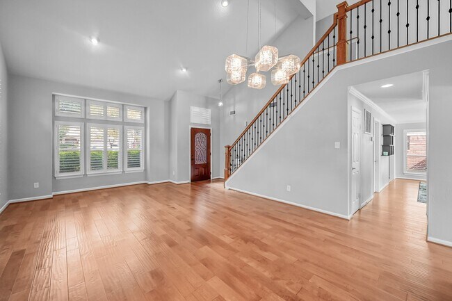 Building Photo - 30 Village Knoll Pl