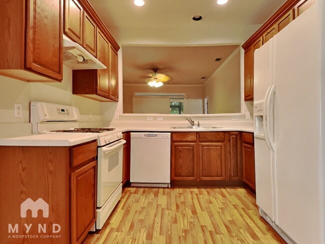 Building Photo - 115 Ranier Ln