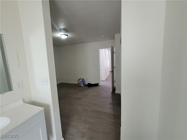 Building Photo - 7324 Empress Dr