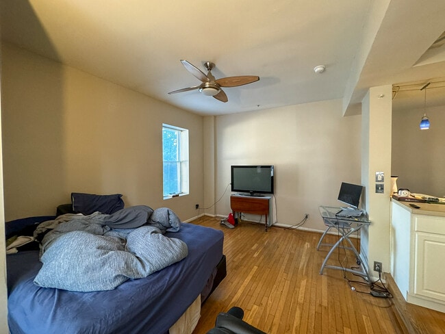 Building Photo - 1415 Chapin St NW