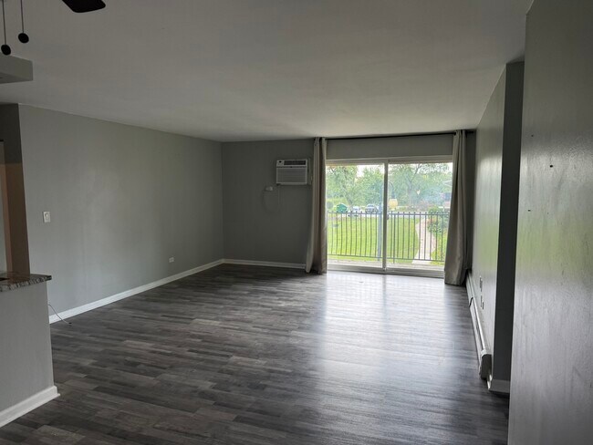 Building Photo - 16W470 Lake Dr