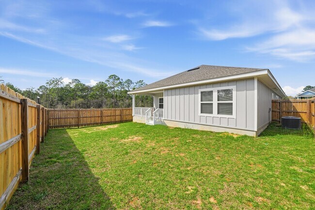 Building Photo - 201 Lyla Ln