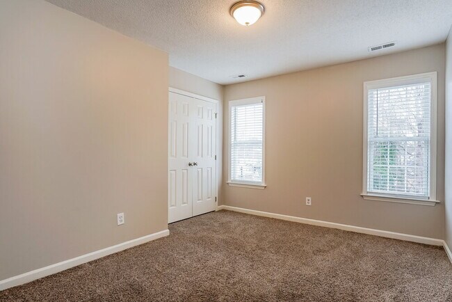 Building Photo - 125 Biltmore Dr