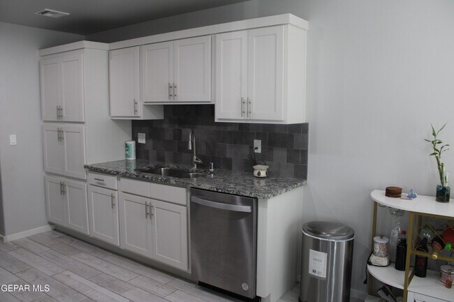 Building Photo - 12492 Cayo Norte Dr