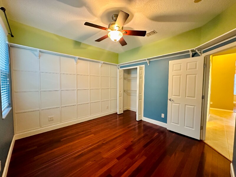 Building Photo - 17928 Timber View St