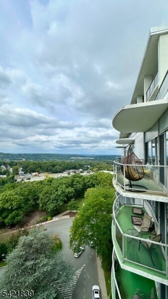 Building Photo - 1 Claridge Dr