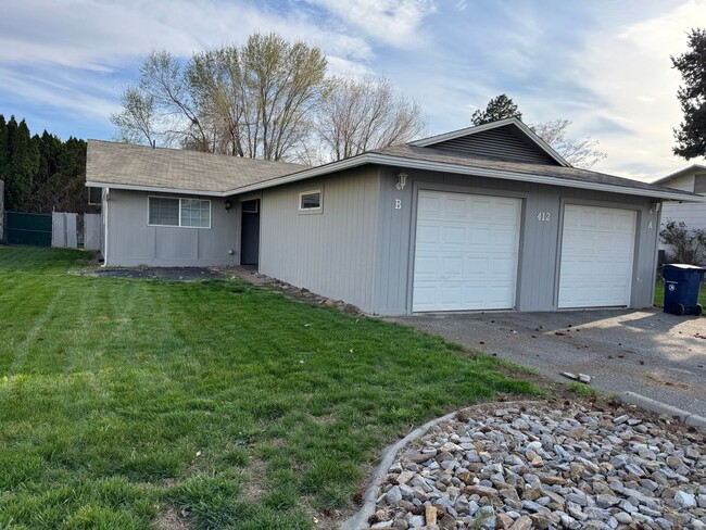 Building Photo - 412 Huber Ct