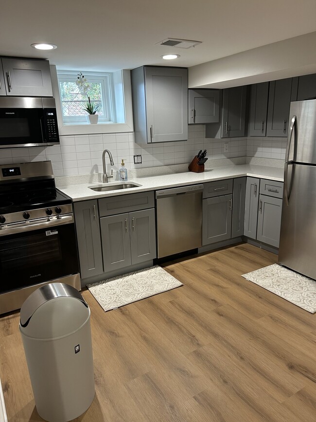 Building Photo - 1516 Hamilton St NW