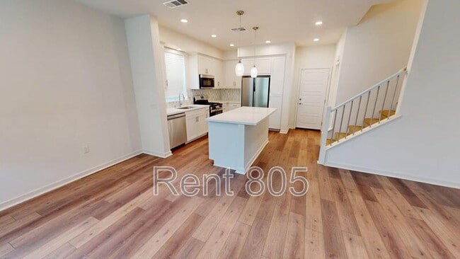 Building Photo - 561 Winchester Dr