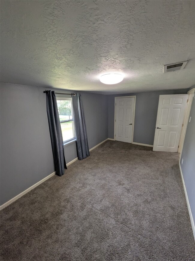 Building Photo - 171 Bayberry Dr