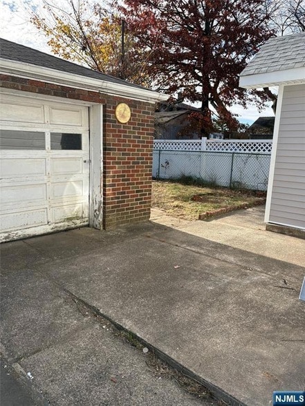 Building Photo - 23 Barrington Ave