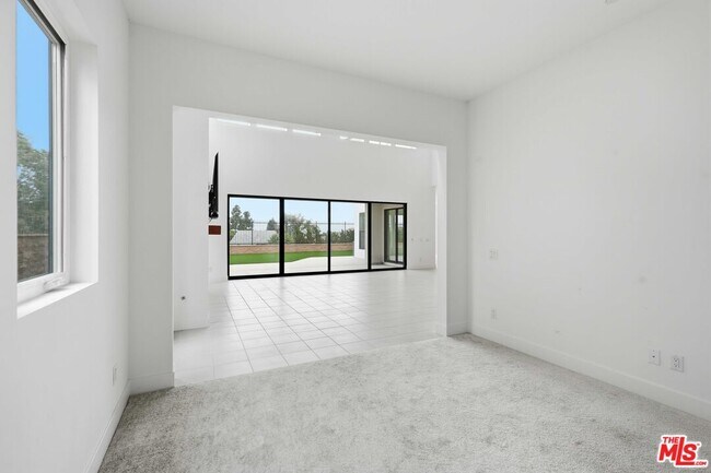 Building Photo - 20568 Edgewood Ct
